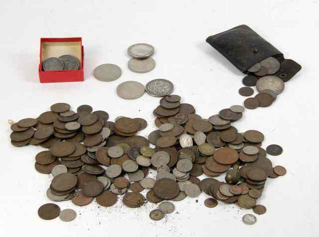 Appraisal: A William and Mary half crown and sundry coins