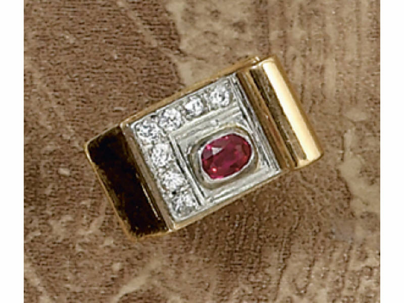 Appraisal: MAN'S RUBY AND DIAMOND RING Rose gold ring with one