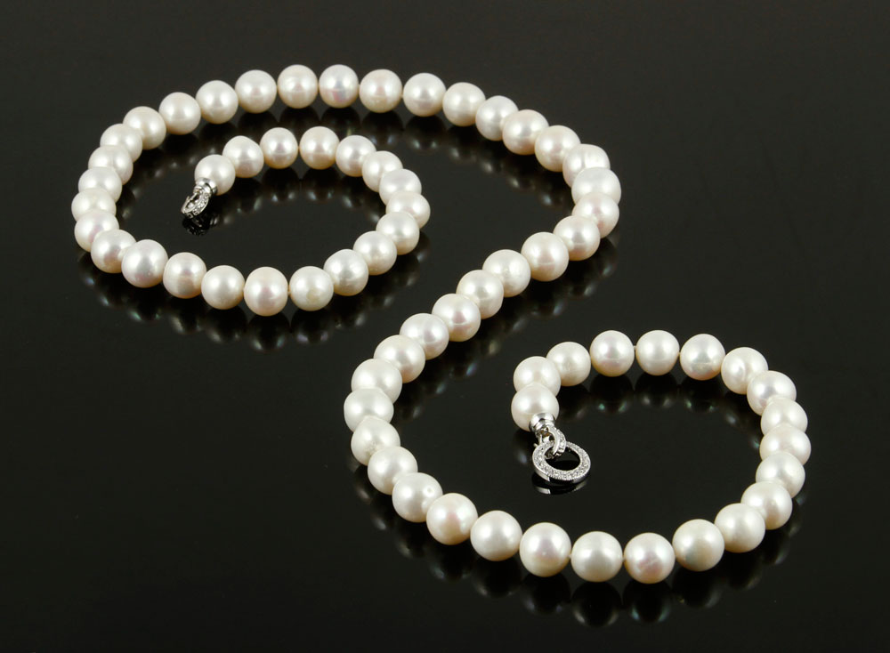 Appraisal: - South Sea Pearl Necklace South Sea pearl necklace pearls