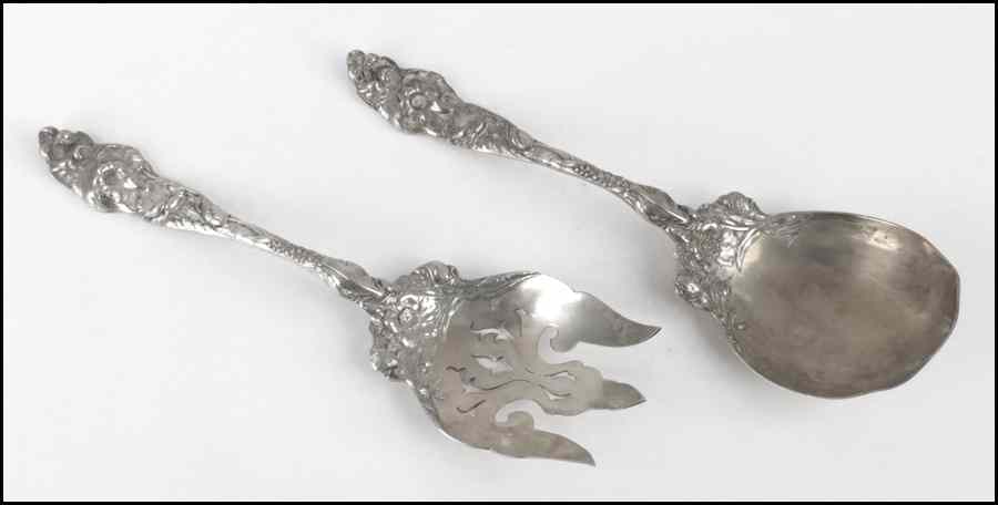 Appraisal: REED BARTON STERLING SILVER SERVING SET Comprised of a pierced