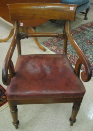 Appraisal: A SET OF SIX VICTORIAN MAHOGANY DINING CHAIRS English mid