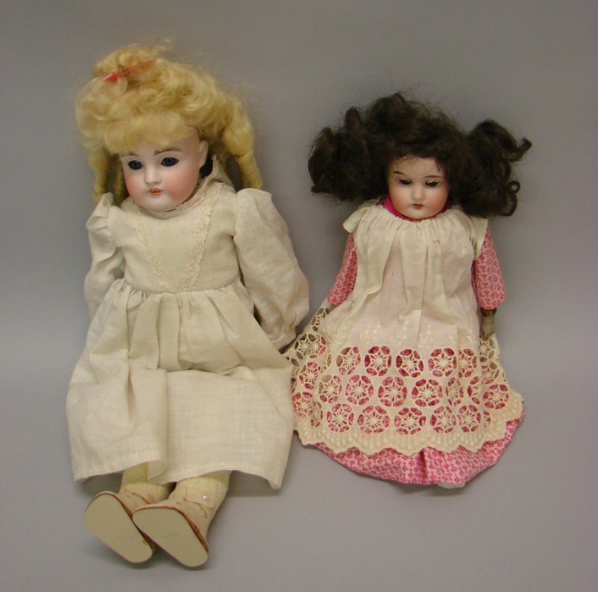 Appraisal: Pair of shoulderhead dolls Gbr K Stationary brown eyes open