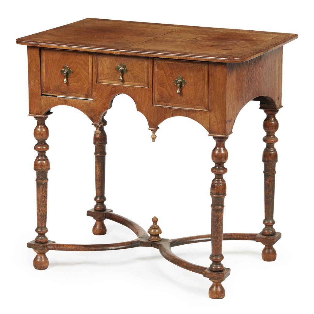 Appraisal: QUEEN ANNE STYLE WALNUT LOW BOY TH CENTURY the quarter