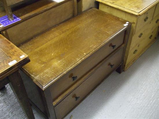 Appraisal: Oak chest of three drawers and an oak chest of