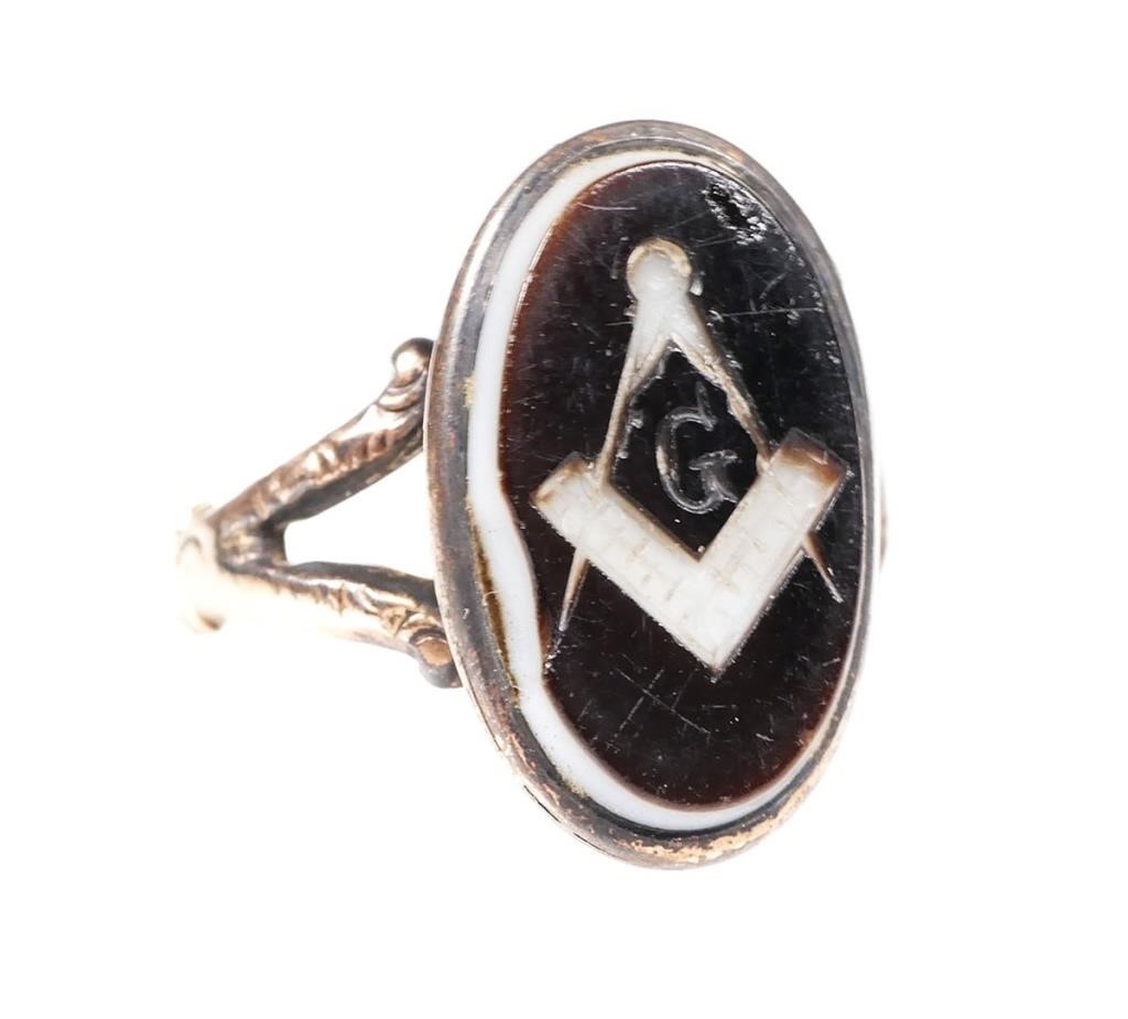 Appraisal: Masonic K yellow gold onyx signet ring size Small chips