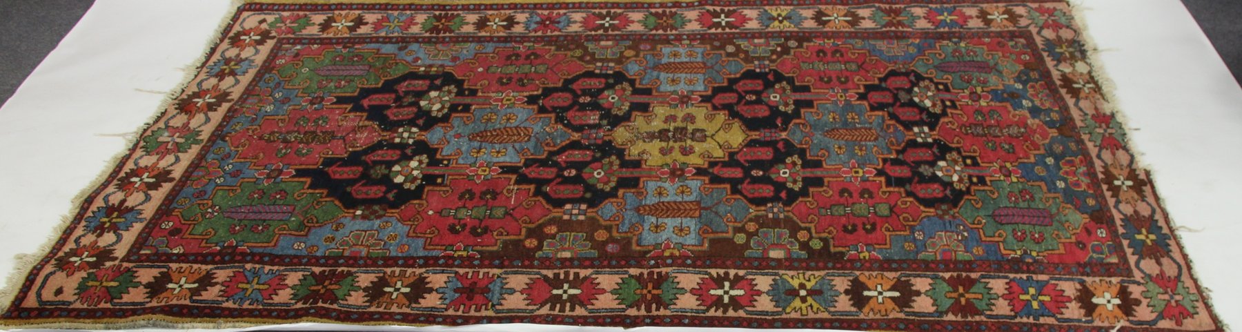 Appraisal: A Bakhtiar rug South West Persia some wear to ends