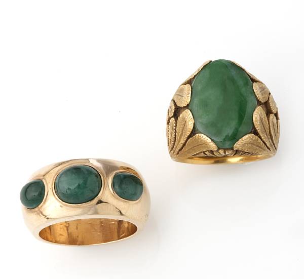 Appraisal: A collection of two gent's emerald and jade rings one