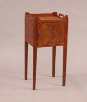 Appraisal: Diminutive Chamber Pot Stand C Late th Early th Century