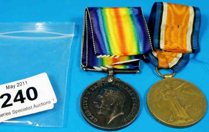 Appraisal: A pair of First World War Medals PTE J Carter