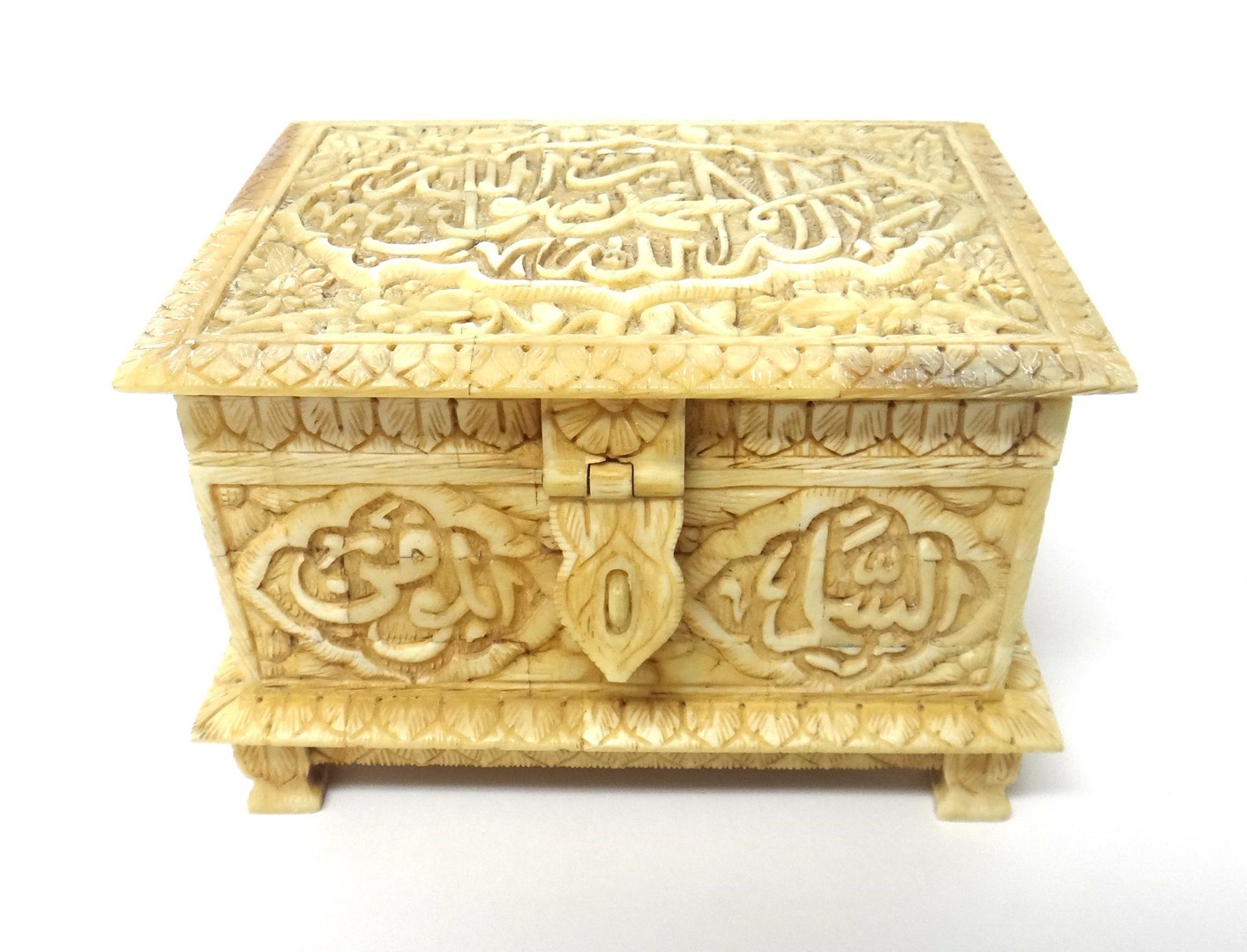 Appraisal: An Ottoman bone jewellery casket late th century of rectangular