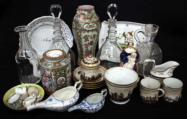 Appraisal: A COLLECTION OF ANTIQUE CHINA AND GLASS to include a