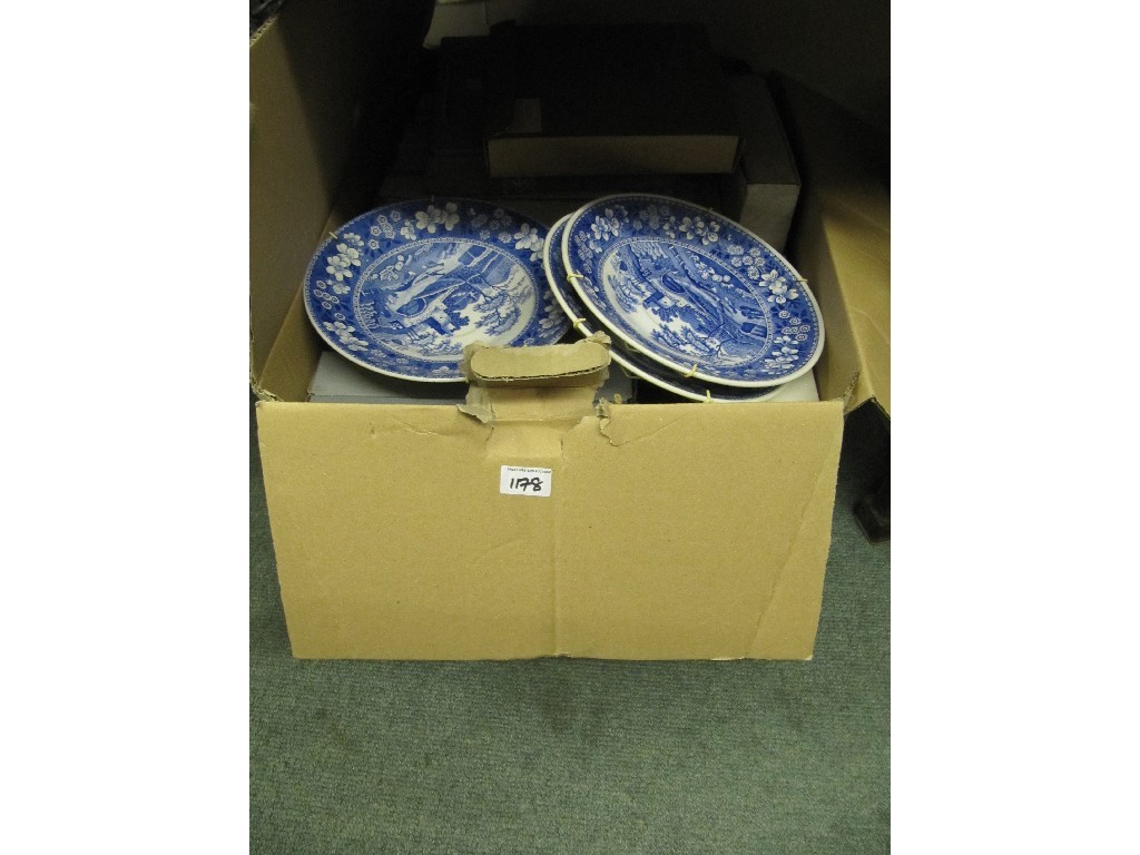 Appraisal: Box of assorted boxed picture plates