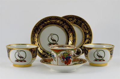 Appraisal: A pair of Barr Flight and Barr cups and saucers