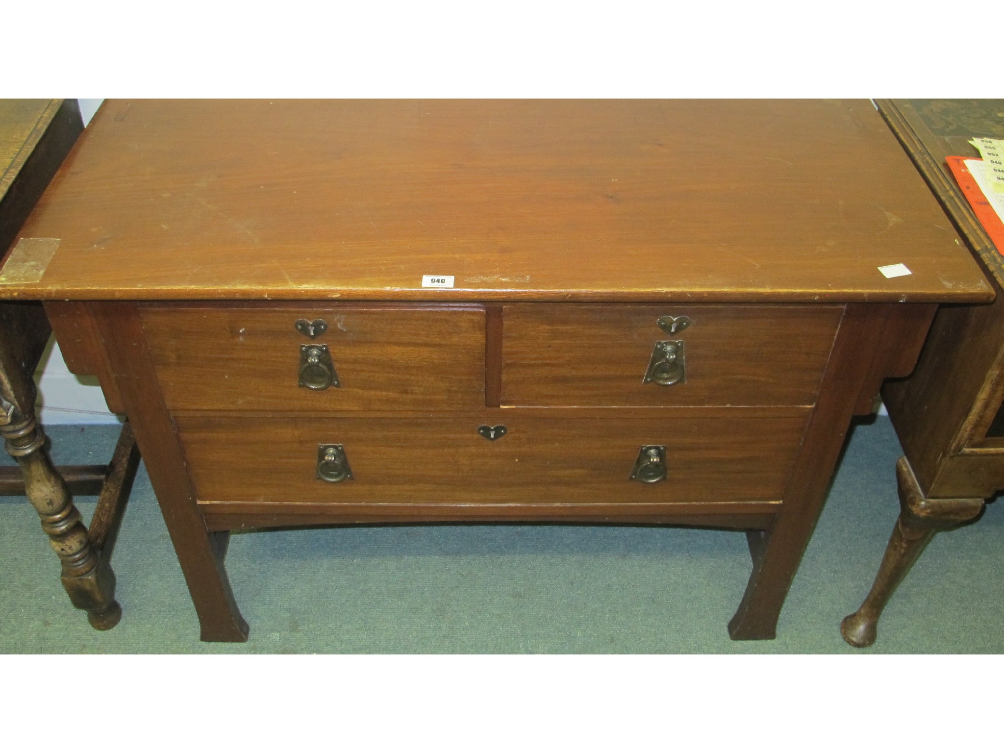 Appraisal: A mahogany Arts and Crafts dressing table