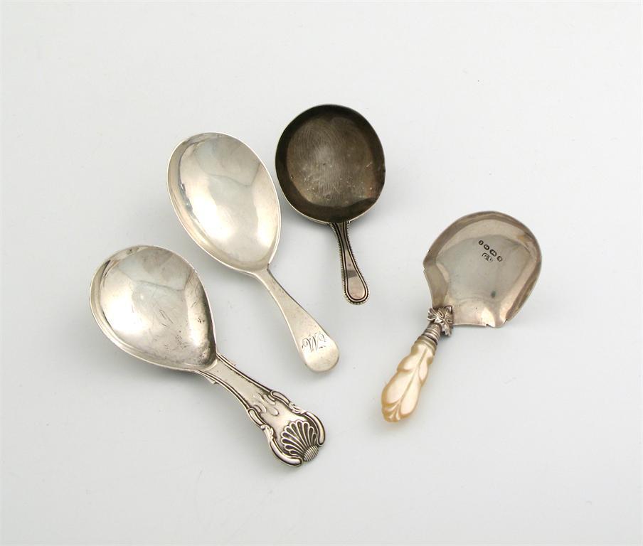 Appraisal: A George IV silver King s pattern caddy spoon