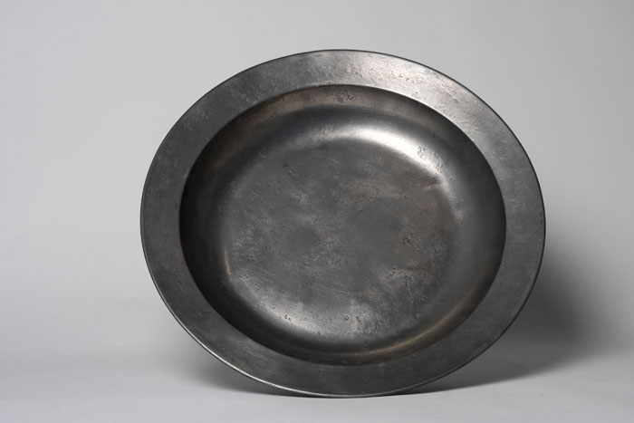 Appraisal: PEWTER DEEP DISH JOHN TOWNSEND LONDON ENGLAND CIRCA - Maker's