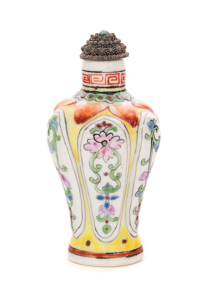 Appraisal: Chinese Famile Rose Porcelain Snuff Bottle Chinese Famile rose porcelain