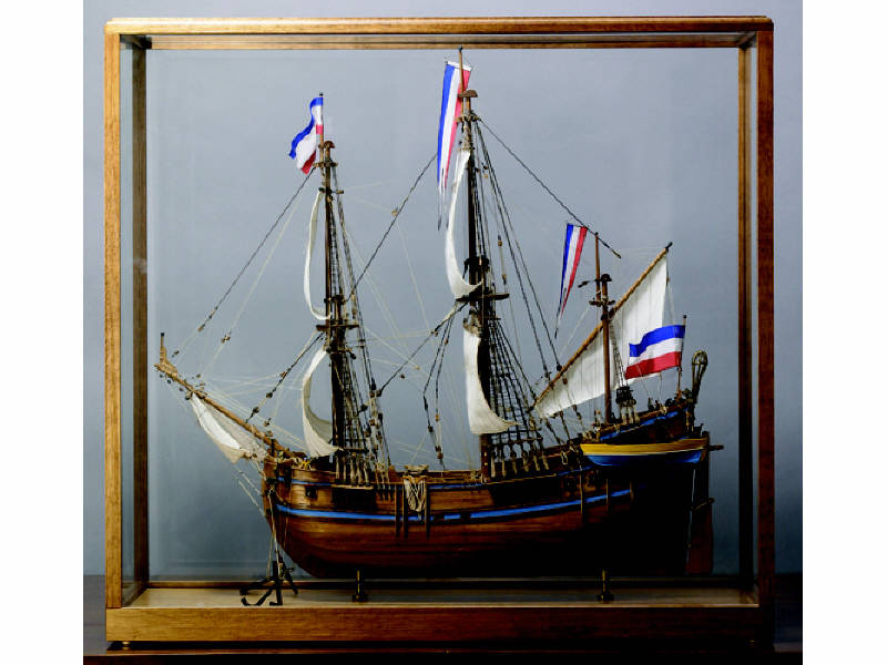 Appraisal: SHIPS MODEL OF A TH CENTURY DUTCH WHALER Finely detailed