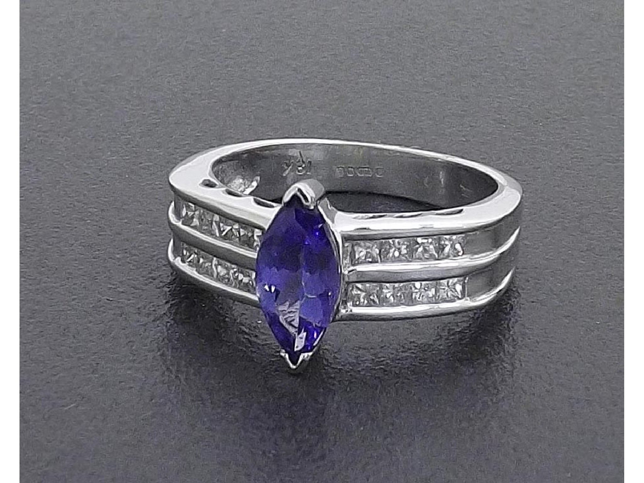 Appraisal: DR Tanzanite and diamond ct white gold dress ring central