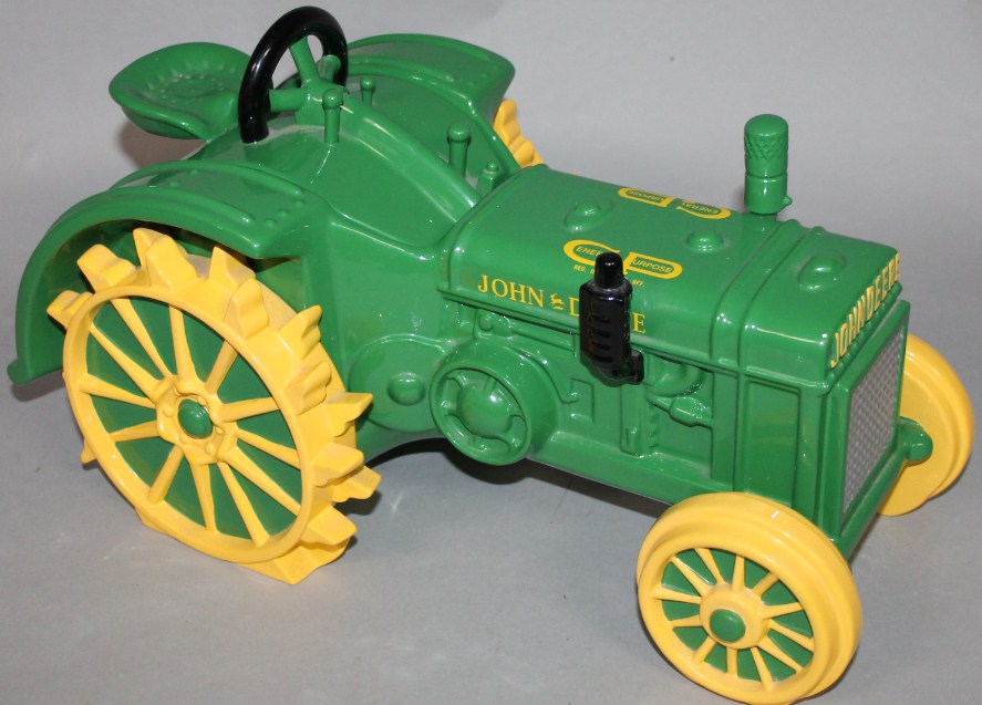 Appraisal: A General Purpose John Deere jar with removable lid seat