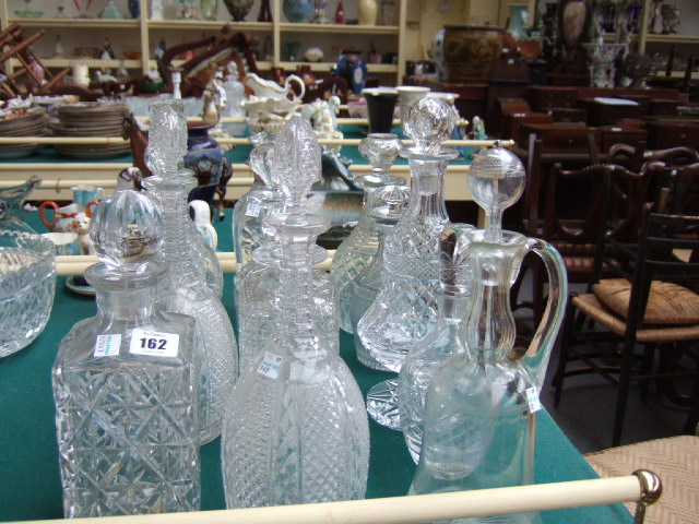 Appraisal: A quantity of Victorian cut glass decanters and stoppers