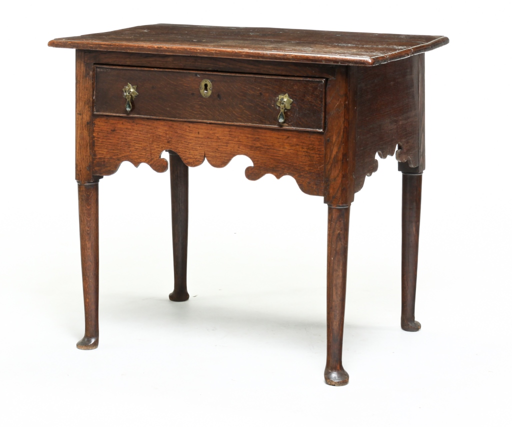 Appraisal: ENGLISH QUEEN ANNE DRESSING TABLE Mid th century oak with