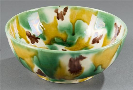 Appraisal: Chinese porcelain sancai bowl Late th early th century Glazed