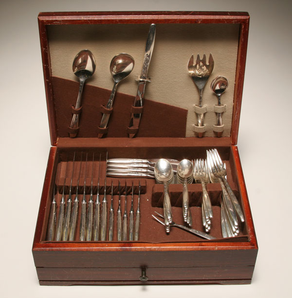 Appraisal: Lunt Summer Song sterling silver flatware service for eight Set