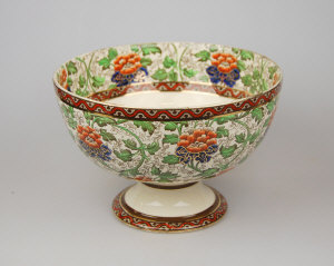 Appraisal: Royal Doulton lustre pedestal bowl decorated with chryanthemums and trailing