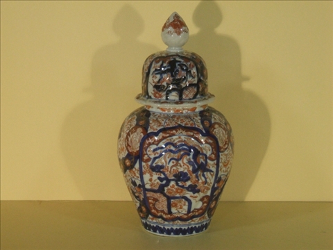 Appraisal: JAPANESE IMARI PORCELAIN JAR AND COVER th c of ovoid