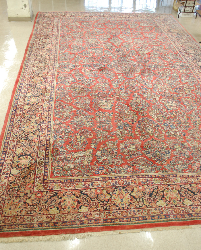 Appraisal: SEMI-ANTIQUE PERSIAN SAROUK CARPET Arak Province northeastern Iran overall floral