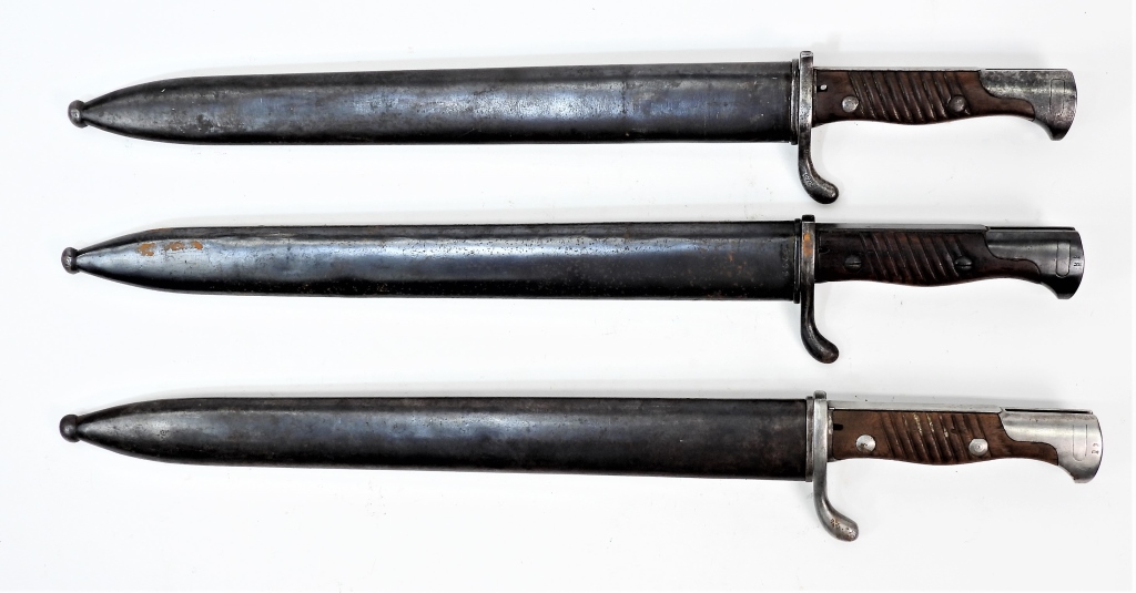 Appraisal: THREE WWI GERMAN M BAYONETS Germany C early th centuryA