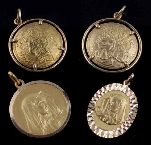 Appraisal: An ct gold pendant depicting the Virgin Mary approximately gm