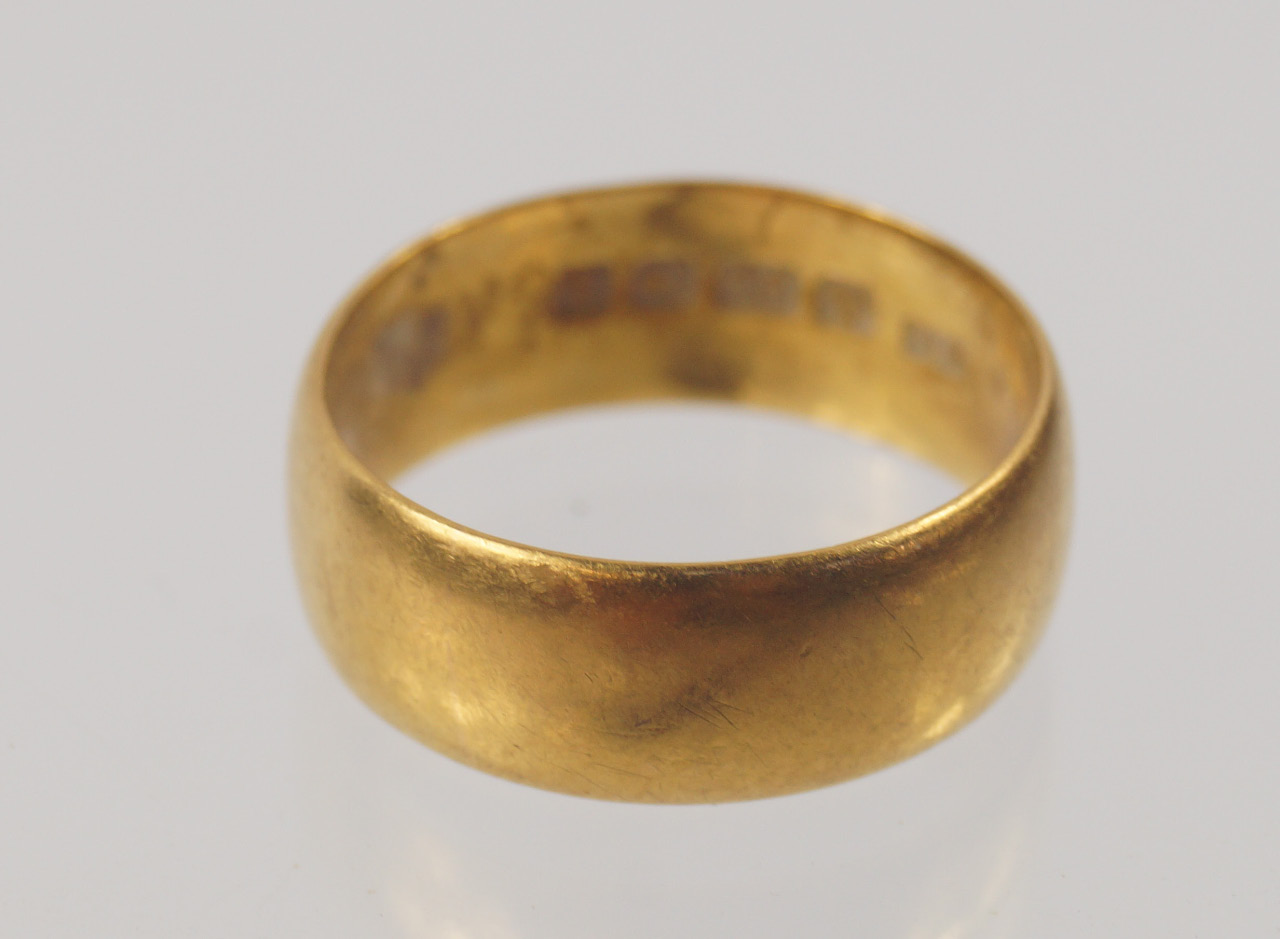 Appraisal: A ct gold broad wedding band g