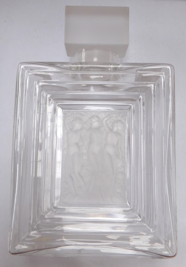 Appraisal: A modern Lalique scent bottle and stopper the frosted glass