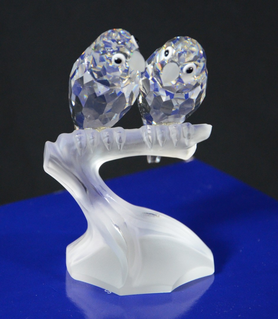 Appraisal: Swarovski Collectors Society Annual Edition Togetherness The Lovebirds lead crystal