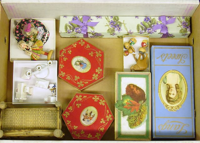 Appraisal: Mixed lot of minis and vintage boxes China and wood