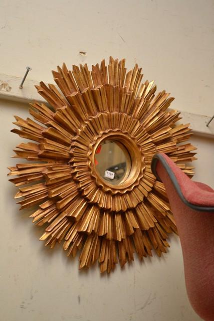 Appraisal: A DECORATIVE GILT MIRROR A DECORATIVE GILT MIRROR