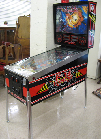 Appraisal: WILLIAMS PINBALL MACHINE F- Tomcat model -cent coin operated balls