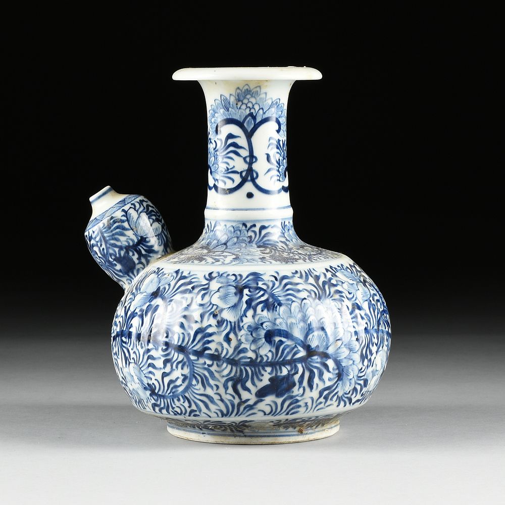 Appraisal: A QING DYNASTY UNDERGLAZE BLUE AND WHITE PUMPKIN FORM PORCELAIN