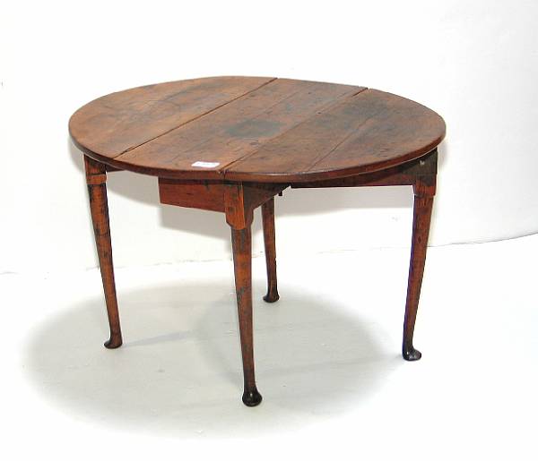 Appraisal: A Queen Anne maple drop leaf table New England late