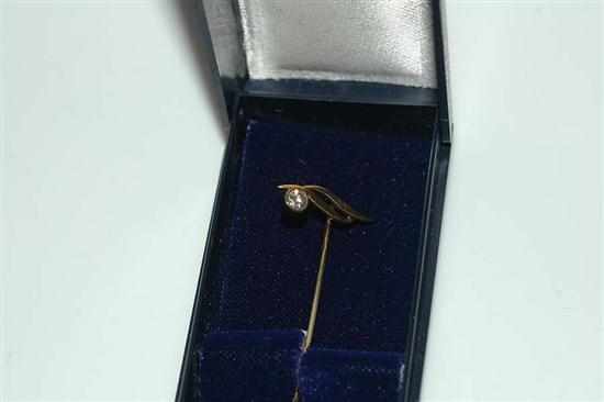 Appraisal: A DIAMOND SET STICK PIN WEIGHING CTS IN CT GOLD