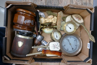 Appraisal: A mixed collection of metalware items to include a large