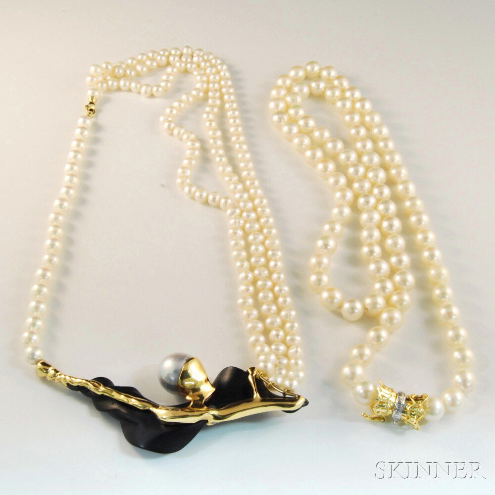 Appraisal: Two Cultured Pearl Necklaces a strand of mm pearls with