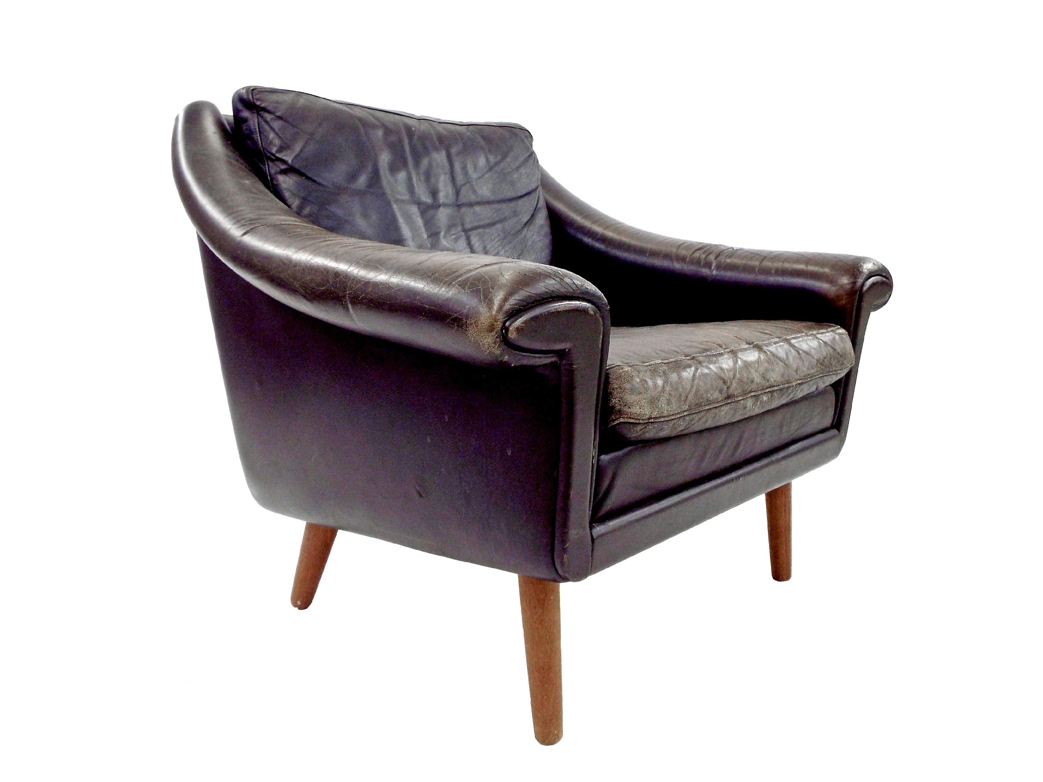 Appraisal: Possibly by Skippers - good Danish brown leather lounge chair