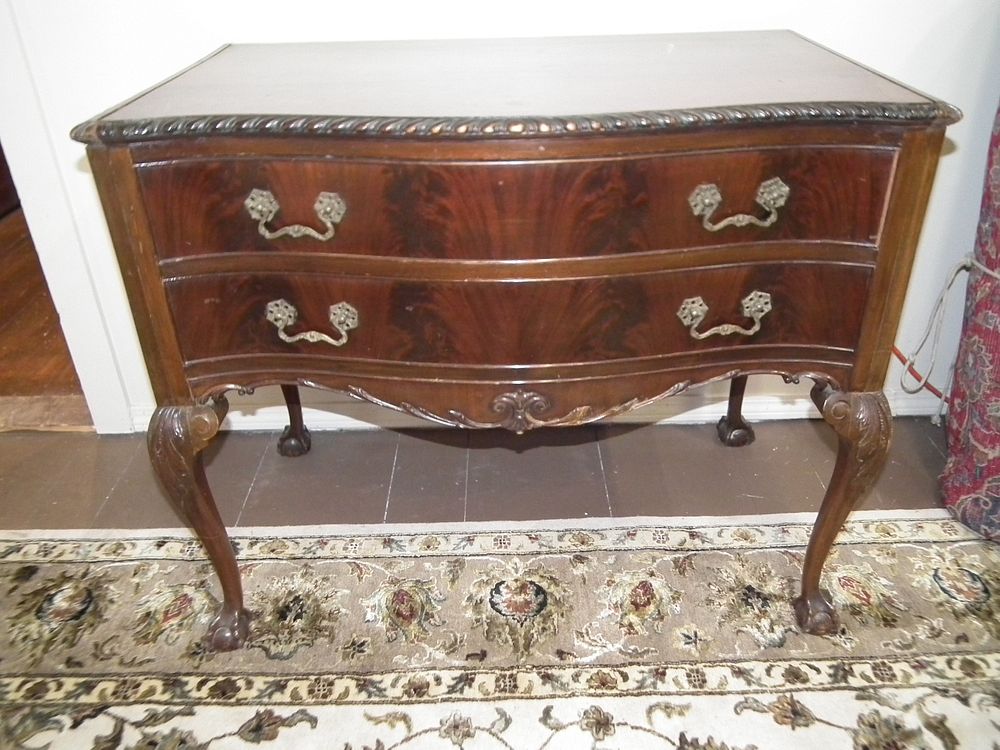 Appraisal: CHIPPENDALE MAHOGANY SERVER Custom mahogany drawer server with gadrooned edge