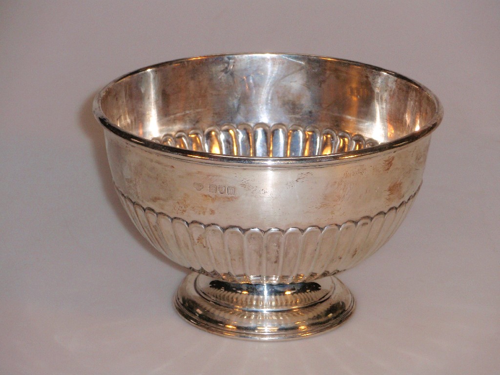 Appraisal: An Edward VII silver rose bowl with lobed body on