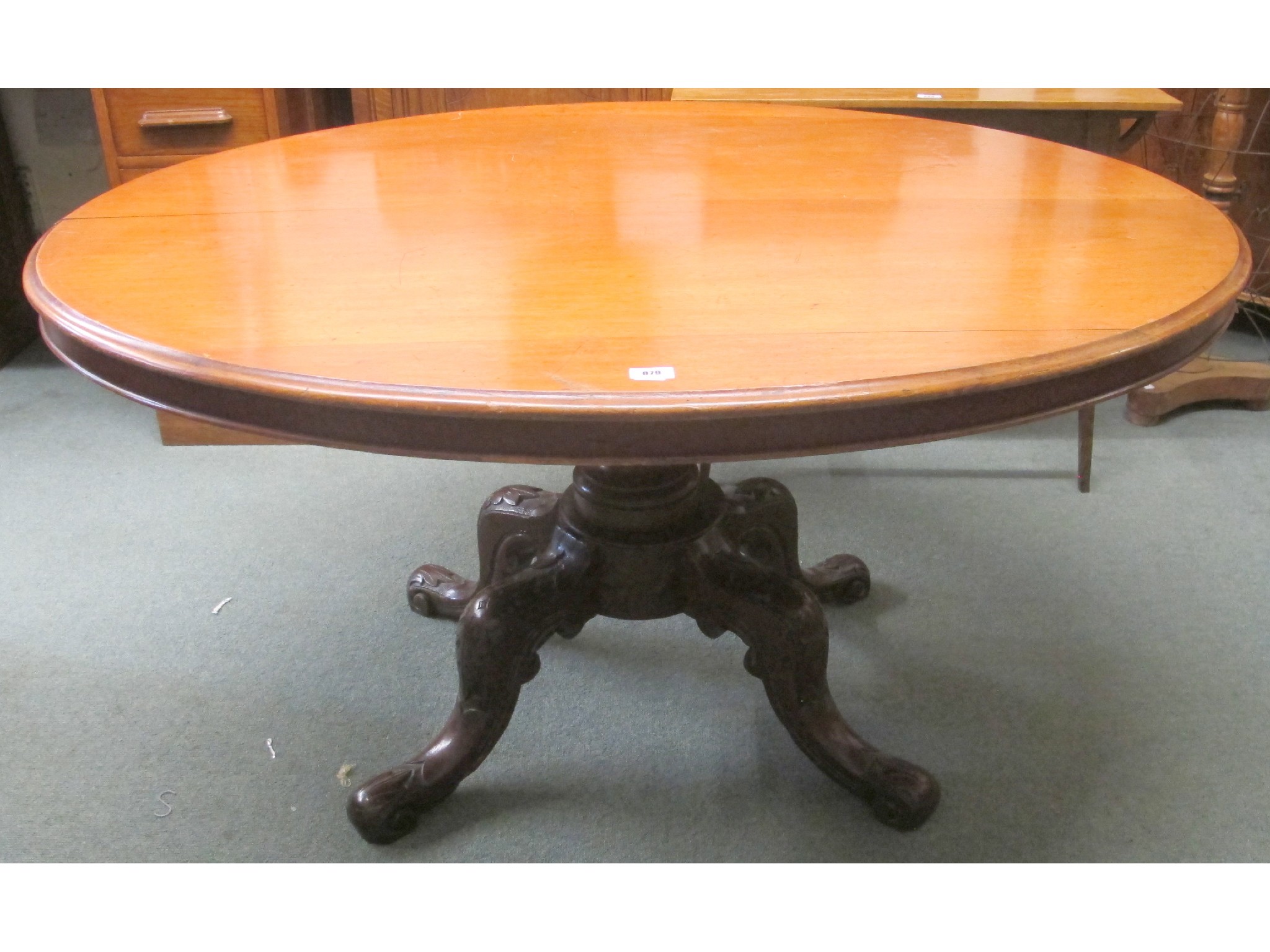 Appraisal: A Victorian mahogany oval pedestal table