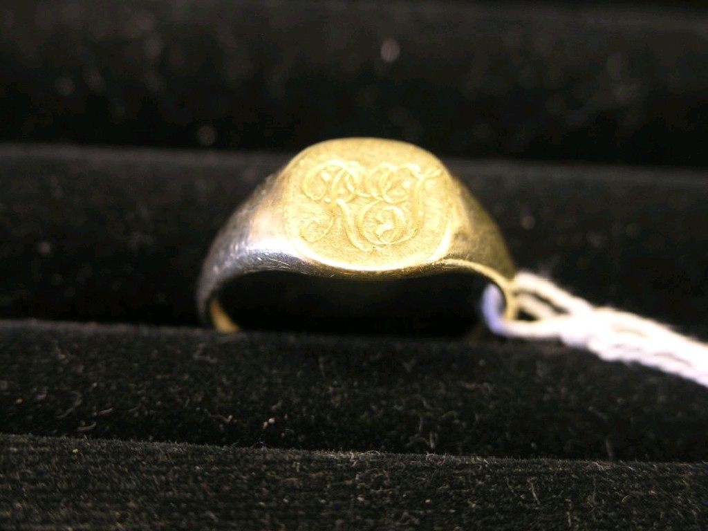 Appraisal: An ct gold signet ring grams ring size U V