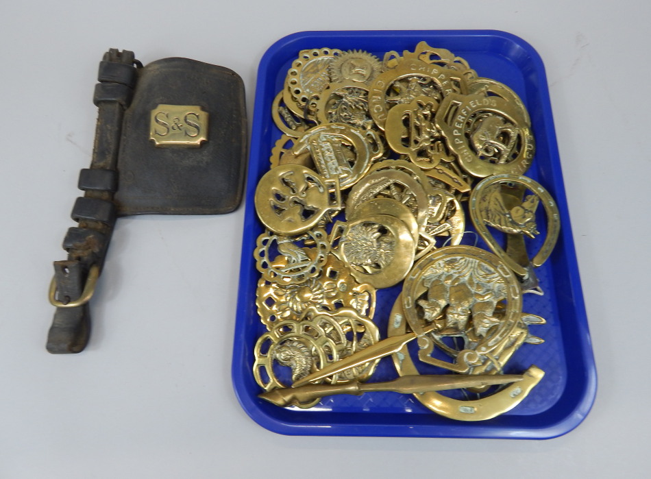 Appraisal: Various early thC and later horse brasses to include three